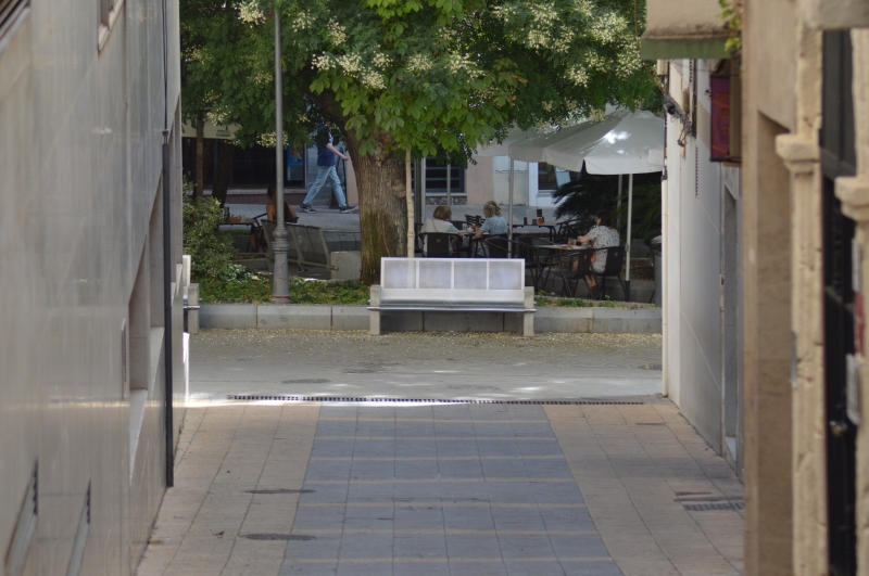 Gente en la calle con calor en verano en JaénDSC_5018