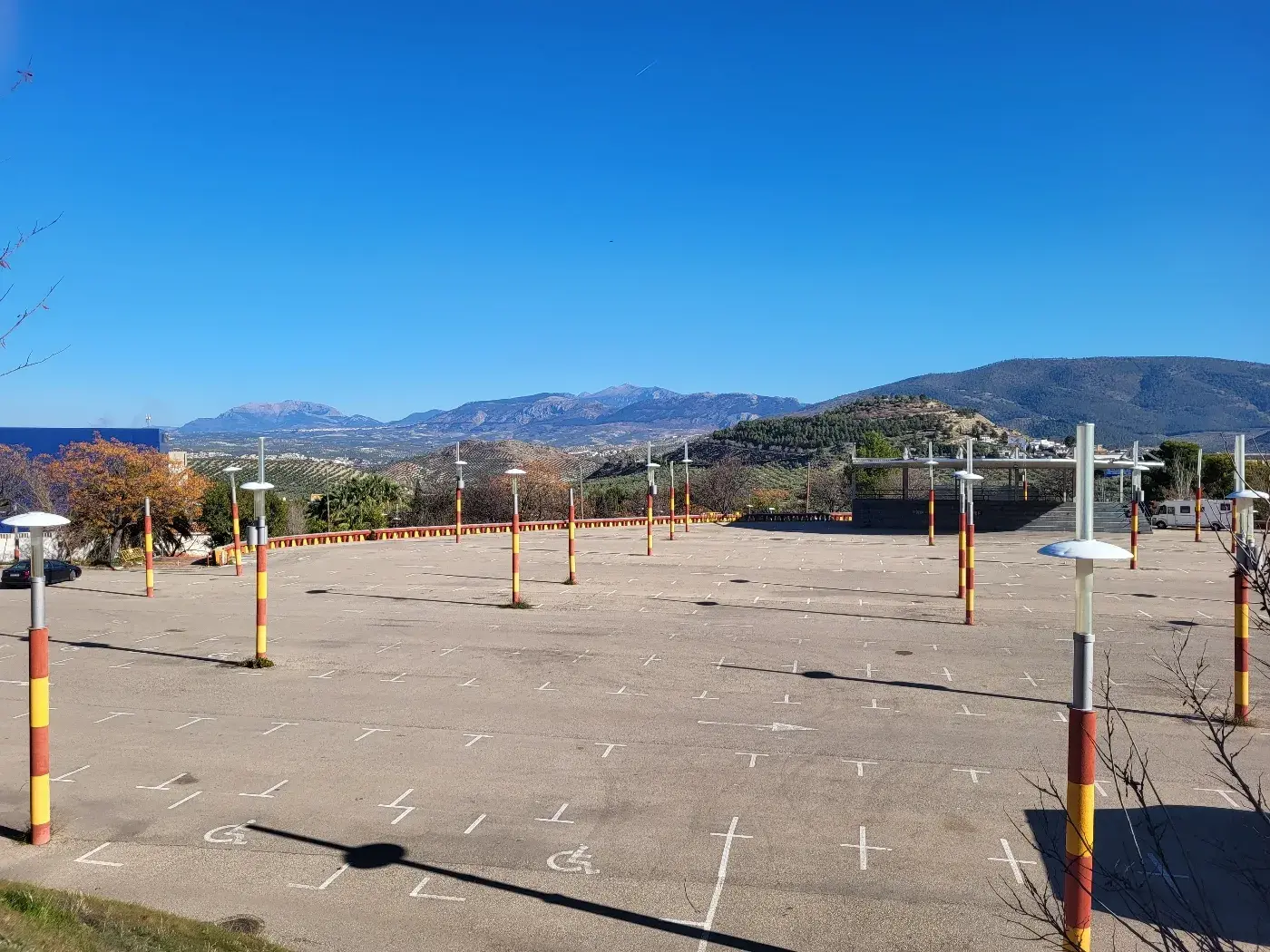 aparcamiento donde irá el futuro pabellon