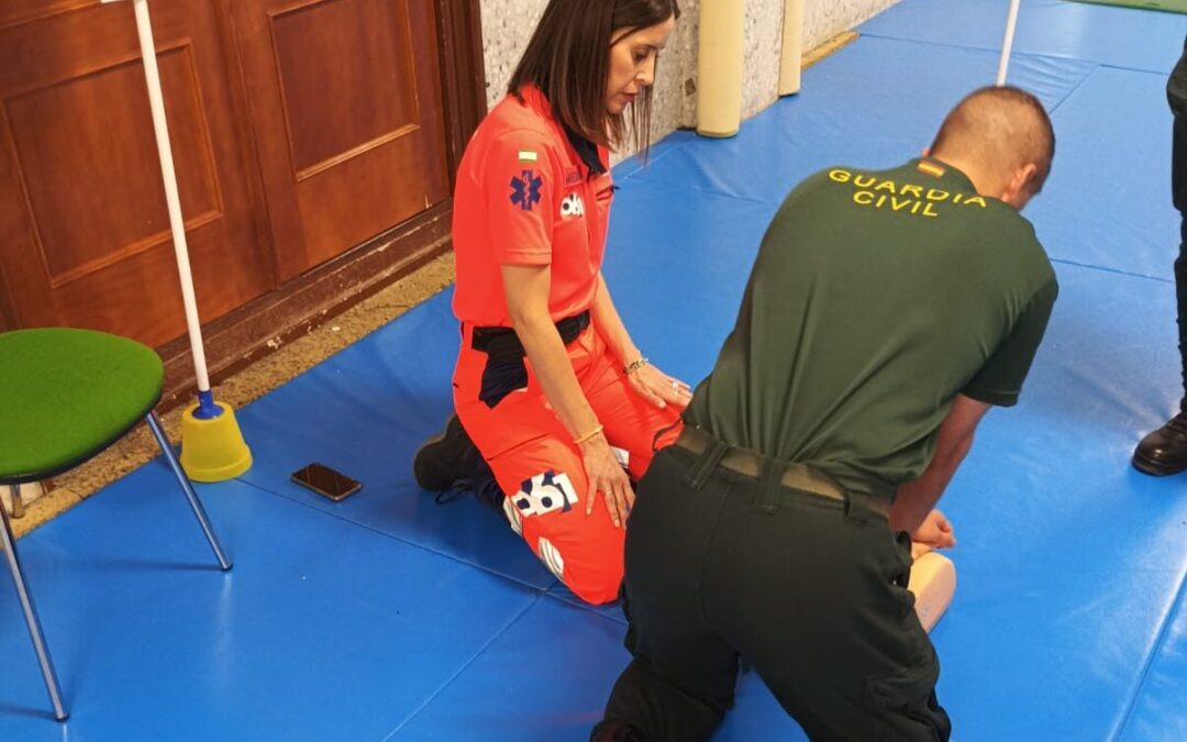 El 061 forma a cerca de 3.000 guardias civiles en reanimación cardiopulmonar en la Academia de Baeza