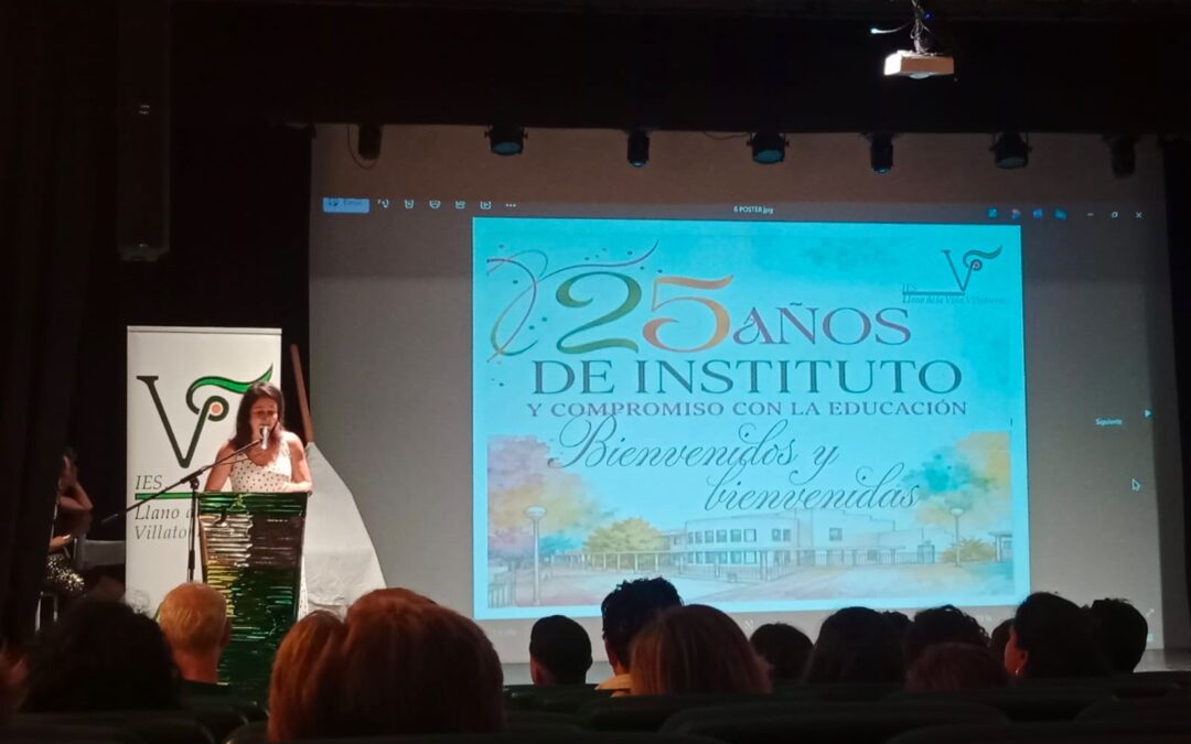 El IES Llano de la Viña de Villatorres celebra su 25 aniversario con un emotivo acto que reunió a generaciones de alumnos, profesores y familias