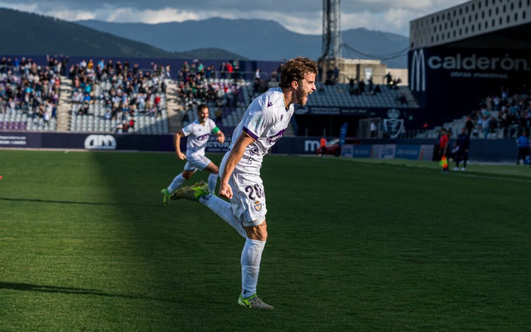Mauro Cabello renueva con el Real Jaén y se mantienen los cuatro capitanes del ascenso