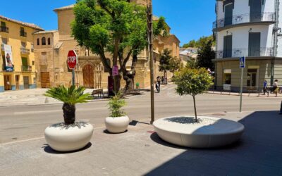 Alcalá la Real culmina la regeneración vegetal de su itinerario turístico con nuevas jardineras y bolardos