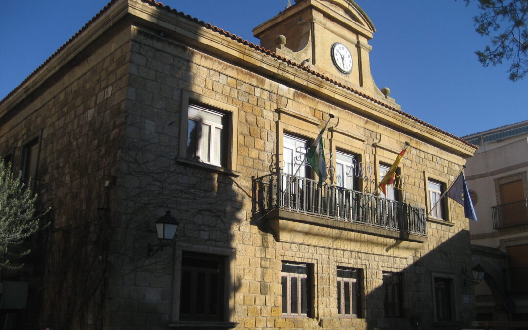 El Ayuntamiento de Mengíbar responde a la información sobre la denuncia de un funcionario municipal