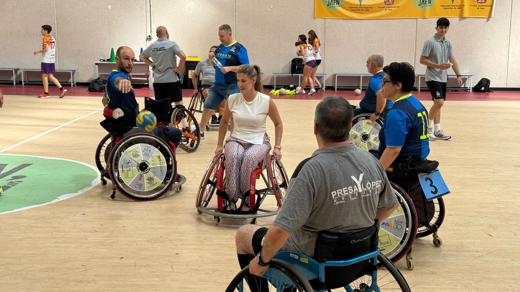 Foto Balonmano silla de ruedas2