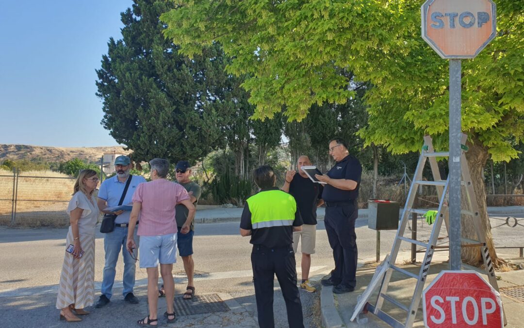 Mejora de la señalización vial en Puente Tablas con más de 20 señales verticales en 12 calles del barrio