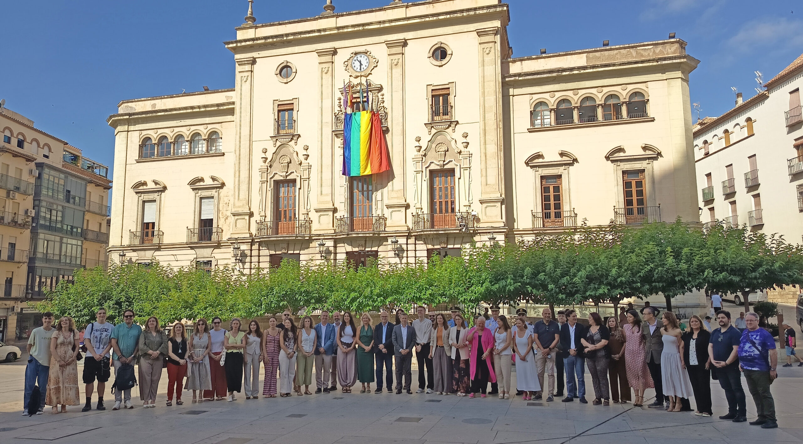 Fotografia Acto Instituciona l Día del Orgullo 3.jpg