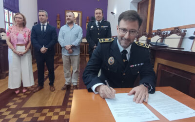 Gustavo Vega toma posesión como nuevo intendente de la Policía Local de Jaén, que alcanzará en breve los 180 agentes