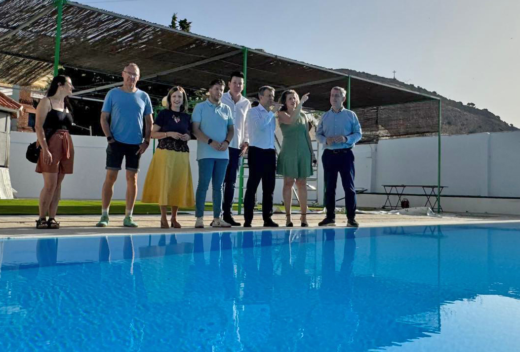 Fotografía Trabajos de mejora piscina El Tomillo