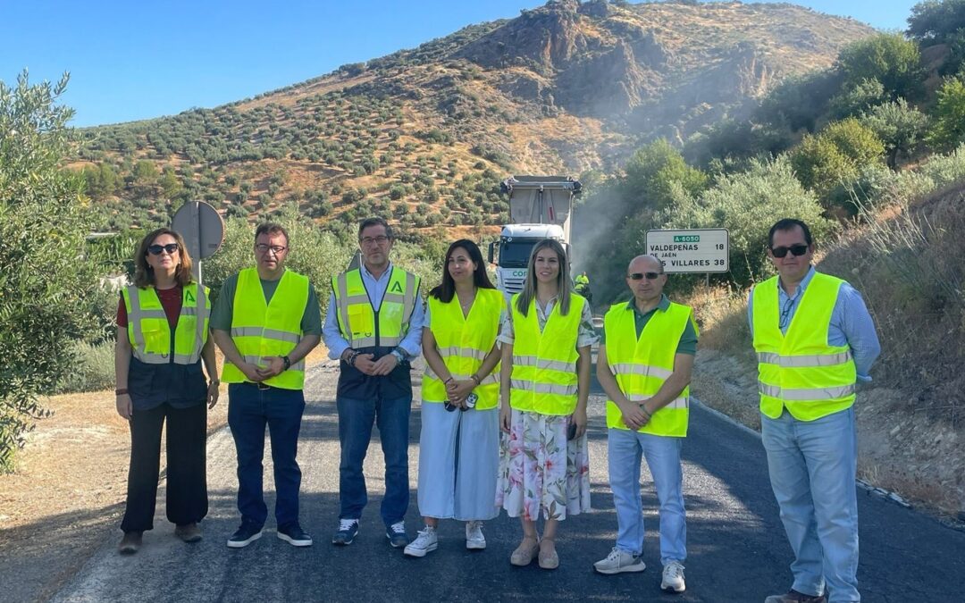 Reabre al tráfico la carretera A-6050 a su paso por Castillo de Locubín tras obras de rehabilitación del firme