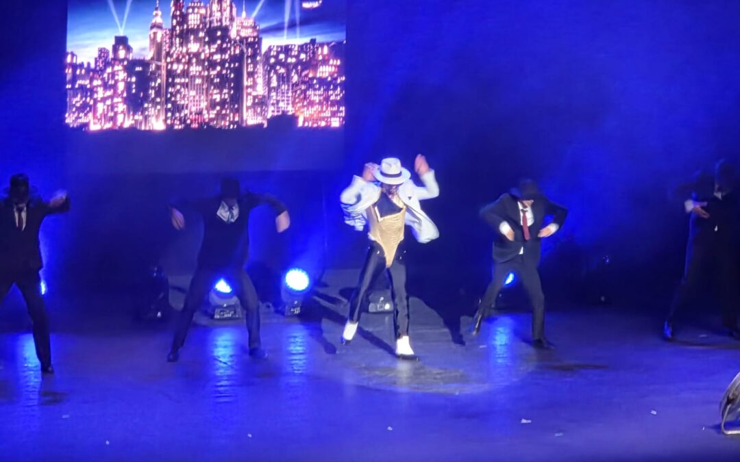 Un tributo a Michael Jackson pone el broche de oro a la Feria de la Virgen de la Capilla de Jaén