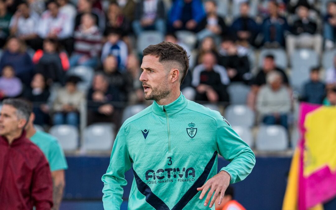 El Real Jaén y Connor James Ruane ponen fin a su vinculación tras una temporada en la que el lateral izquierdo se marchó con el ascenso conseguido