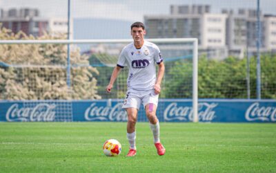 José Álvarez renueva con el Real Jaén CF y seguirá en el centro del campo blancomorado en Primera Federación
