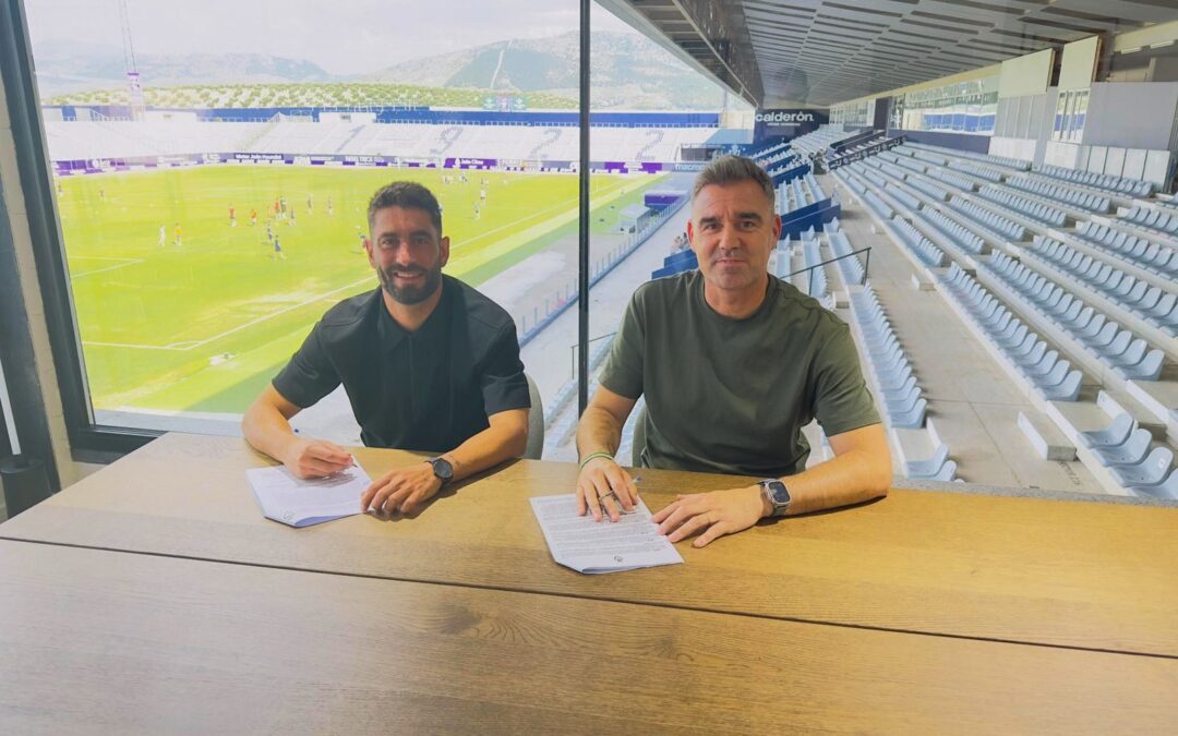 Mario Martos amplía su contrato con el Real Jaén hasta 2028 y cumplirá su quinto año consecutivo en el club