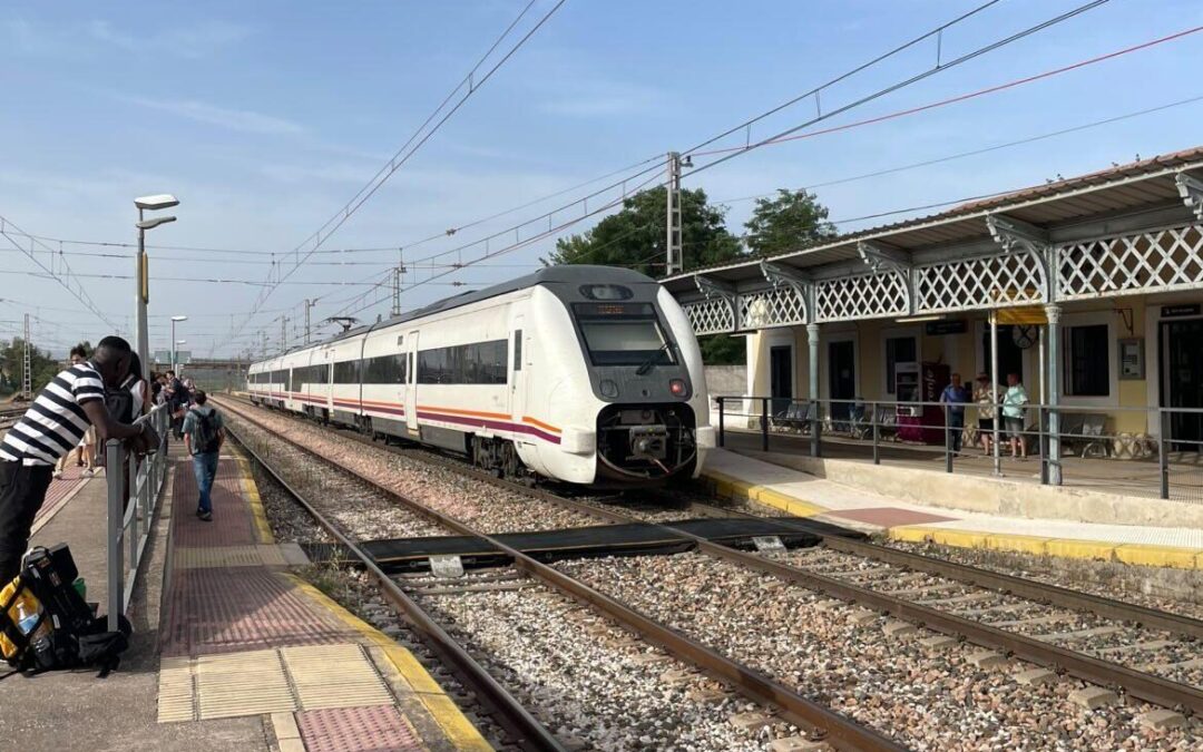 Jaén Merece Más denuncia la situación «tercermundista» del ferrocarril en la provincia y exige fechas para los nuevos trenes