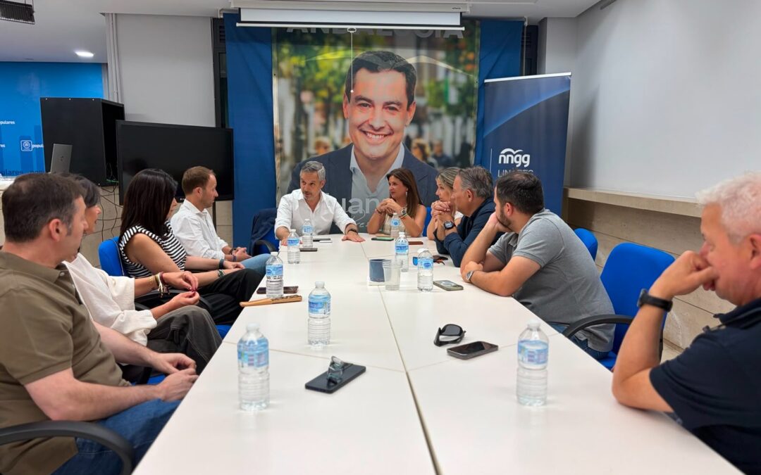 Juan Bravo aborda en Linares el «caos ferroviario» y las principales reivindicaciones de la ciudad