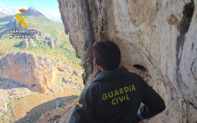 La Guardia Civil investiga la apertura de una vía de escalada en un abrigo con arte rupestre en Los Villares