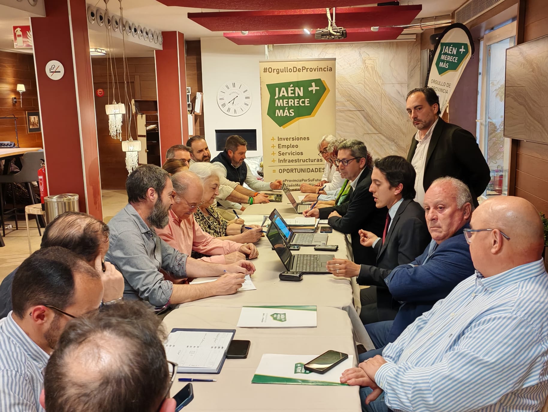 archivo Directiva de JM+