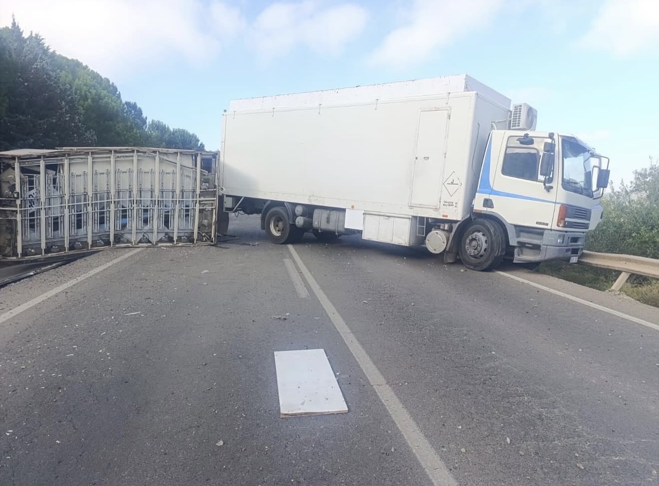 camion vuelco navas de San Juan