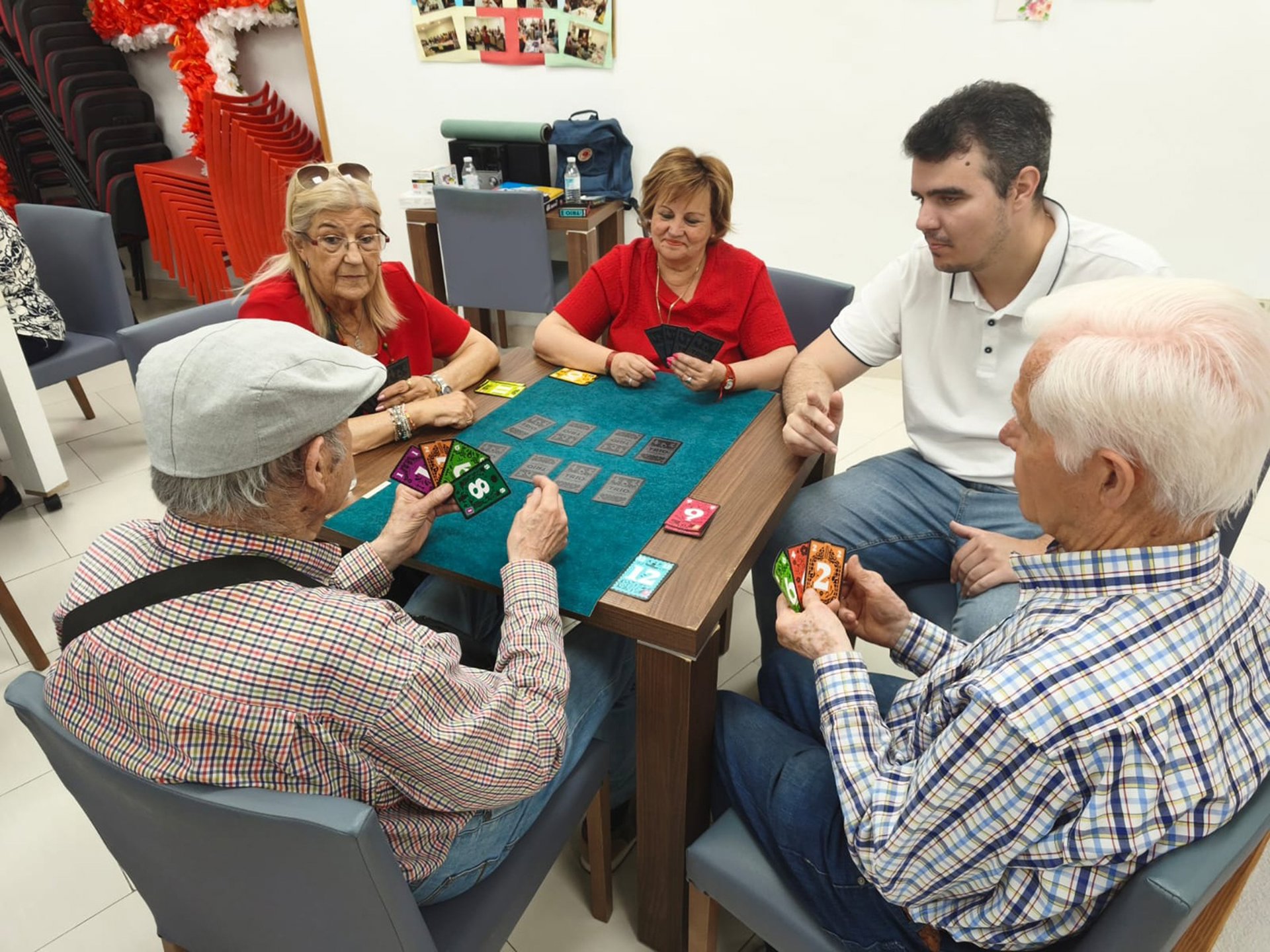 Jaén.- La UJA acerca la ciencia a las personas mayores a través del juego y la tecnología social
