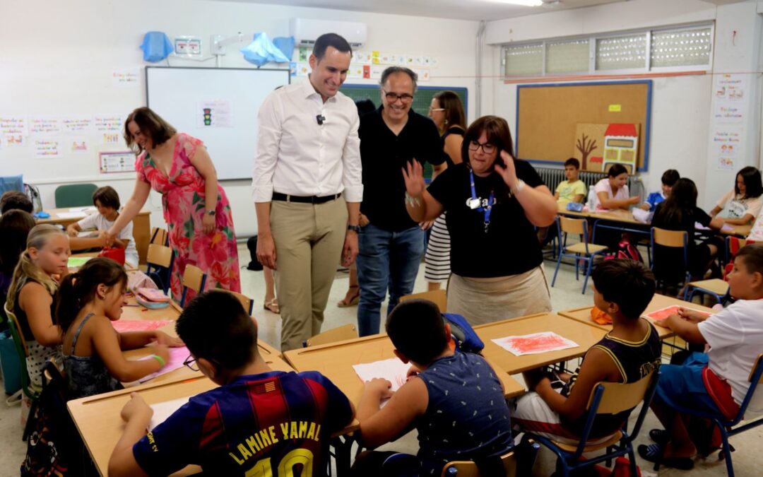 Latorre resalta la apuesta de la Diputación por las escuelas de verano para apoyar a las familias y dinamizar el empleo