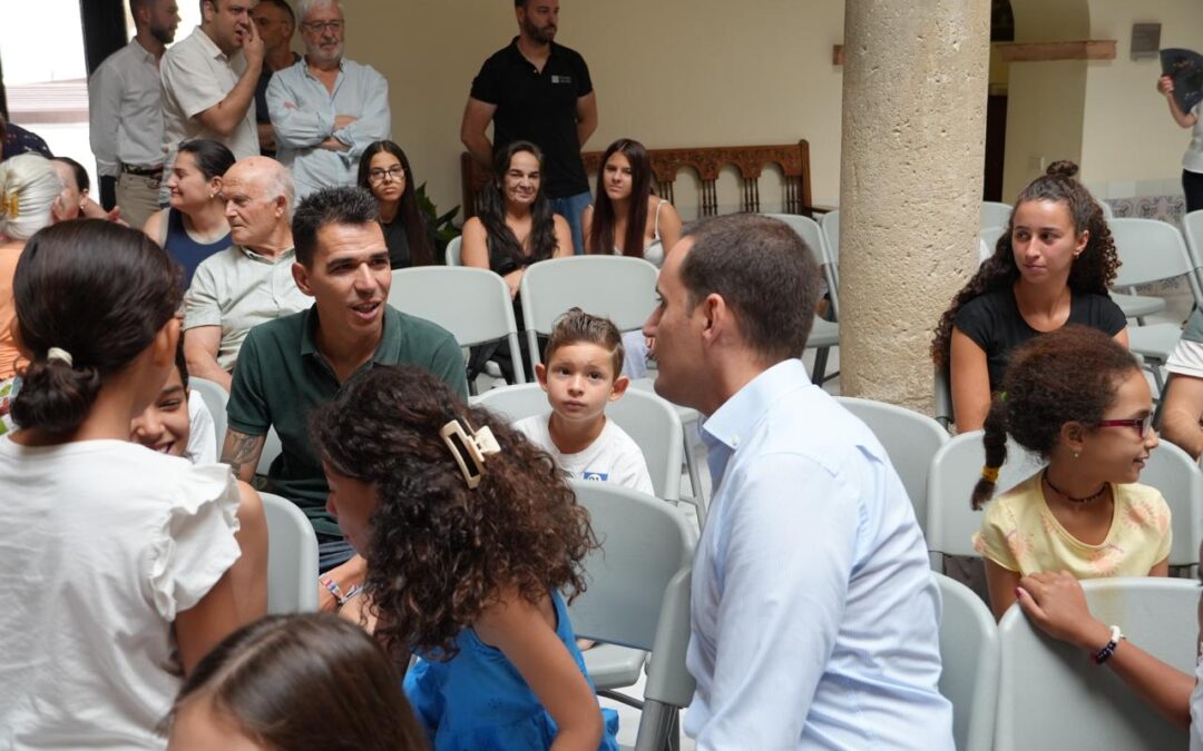La Diputación de Jaén recibe a medio centenar de menores saharauis del programa «Vacaciones en Paz»