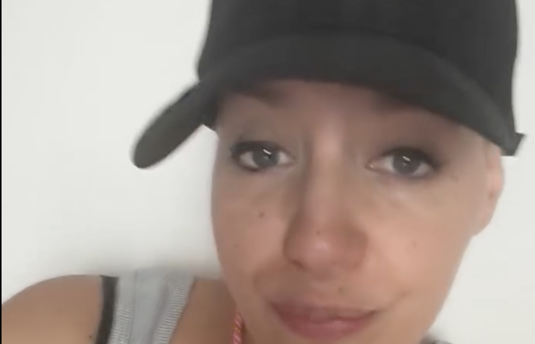 Una madre de Martos, con cáncer de mama en fase 4, pide ayuda a través de las redes: «Quiero seguir viendo crecer a mi hija»