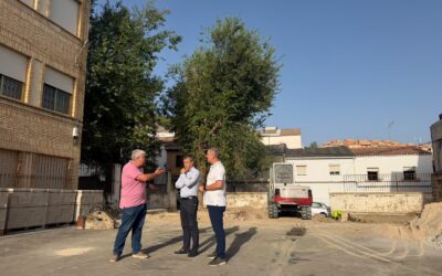 Jaén comienza las obras para habilitar 50 plazas de aparcamiento para residentes en el antiguo colegio Muñoz Garnica