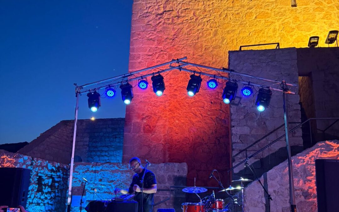 El Castillo de Santa Catalina acoge una noche de yoga dentro de la programación «Jaén no duerme en verano»
