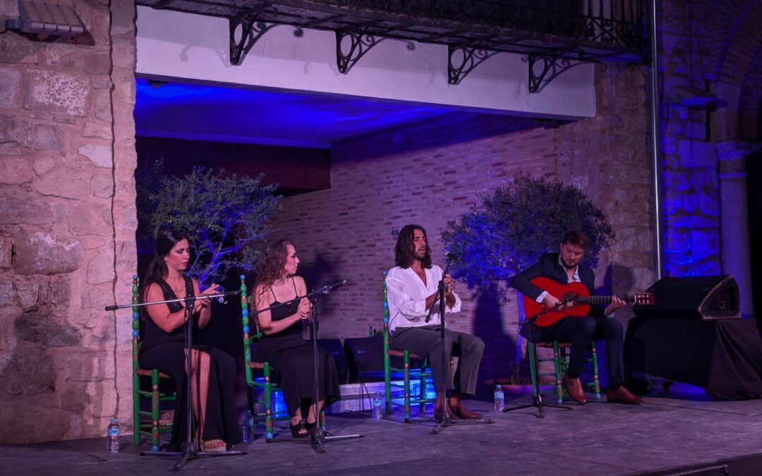 El Salón Mudéjar vibra con el cante de Antonio Mena en la segunda cita de las Veladas Flamencas