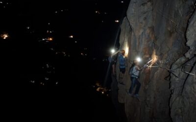 La vía ferrata nocturna de Fuente de la Peña cosecha un nuevo éxito dentro de «Jaén no duerme en verano»