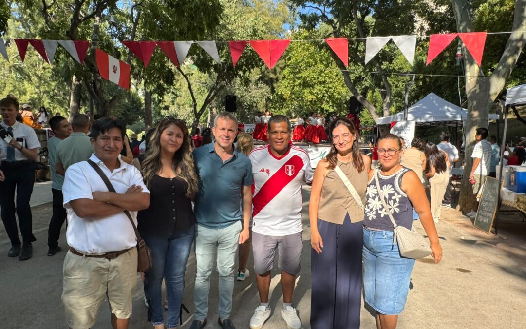 El Paseo de las Bicicletas acoge la celebración de las Fiestas Patrias del Perú en Jaén