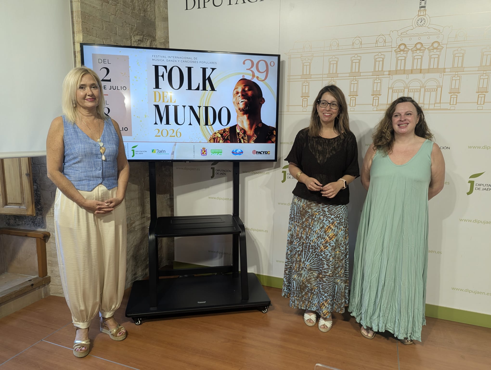 Foto presentación Folk del Mundo 2026