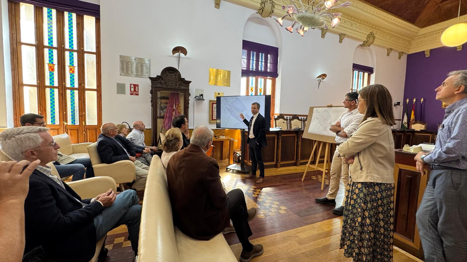 Foto reunión propietarios Zona Barrio Universitario 1