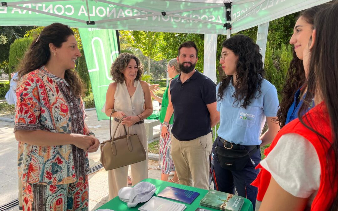 Sanidad acerca a los jiennenses recomendaciones para prevenir el cáncer de piel este verano