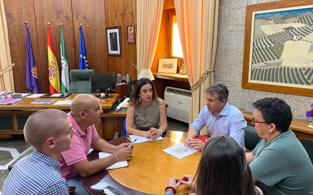 El Ayuntamiento se reúne con Somos de Colores para preparar las IV Jornadas de Orgullo Andaluz en Jaén