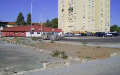 Linares y Endesa abordan en una reunión la problemática de la sobrecarga de la red en la barriada de Arrayanes