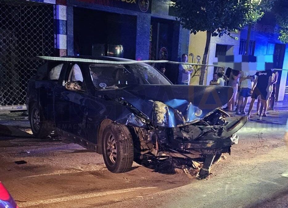Dos jóvenes heridos en un brutal accidente en la calle Juan Montilla de Jaén