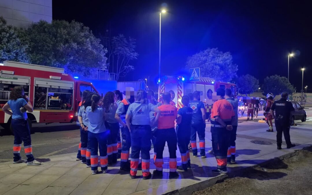 El fuego en el centro de salud del Bulevar se originó en un coche eléctrico conectado al punto de recarga