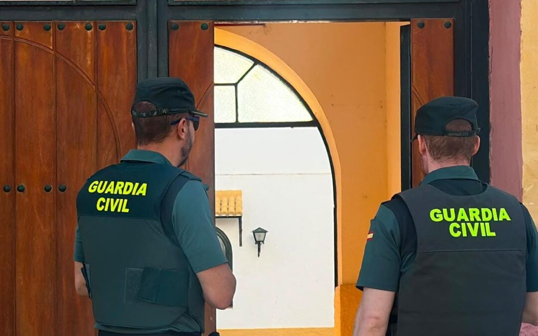 Encierran a un vecino en su propia casa y le obligan a hacer Bizums: dos detenidos en La Puerta de Segura