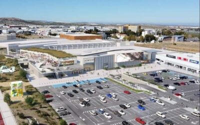 Atropello en el Jaén Plaza: una mujer de 34 años, trasladada al Neurotraumatológico