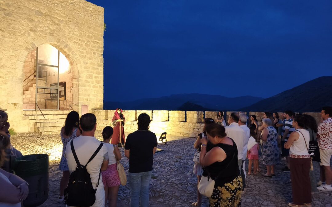 “Jaén no duerme en verano” estrena sus visitas teatralizadas en el Castillo con Santa Teresa