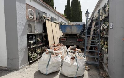 Alcalá la Real actúa de emergencia en varios módulos del cementerio municipal