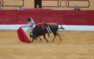 El novillero jiennense Alfonso Morales triunfa en su debut en Extremadura