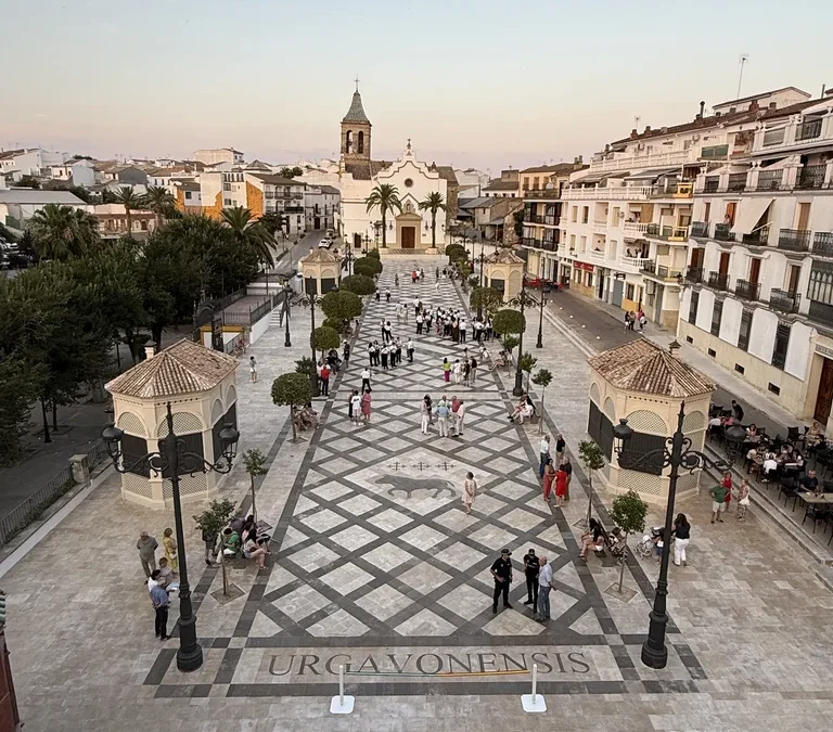 Arjona inaugura la reforma integral del Paseo General Muñoz Cobo con una inversión de 800.000 euros