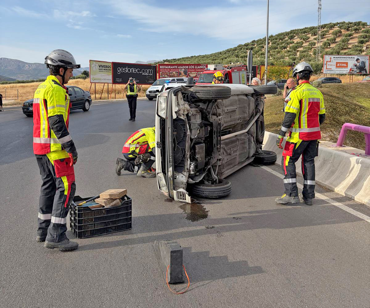 Fotonoticia Rescate Vehículo Volcado