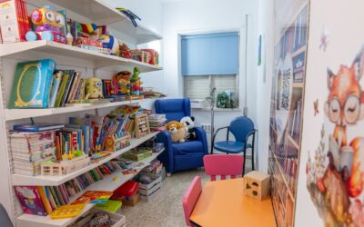 El Hospital de Jaén amplía los puntos de lectura para los pacientes más pequeños