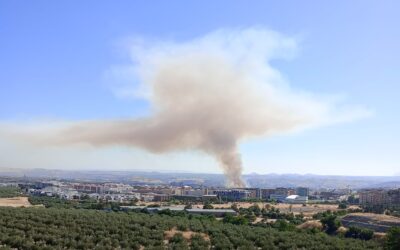Un incendio junto al helipuerto del hospital Neurotraumatológico provoca numerosas llamadas al 112