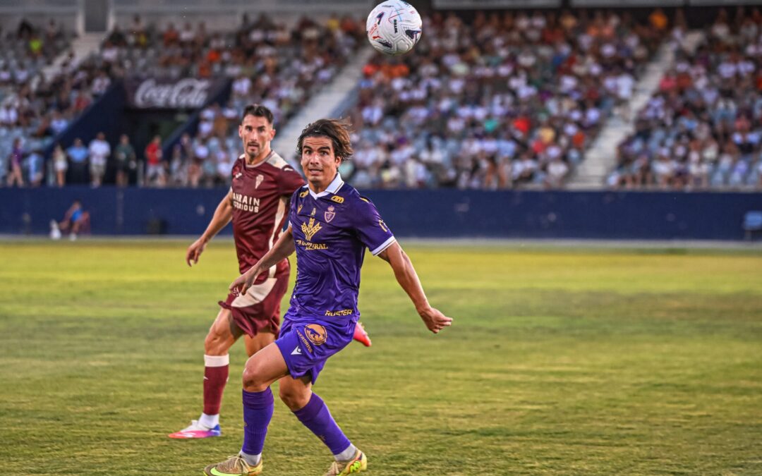 El Córdoba CF amarga la presentación blanquimorada en La Victoria (1-2)