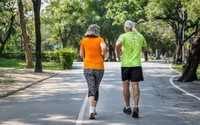 Si tienes más de 50 años, caminar puede no ser suficiente